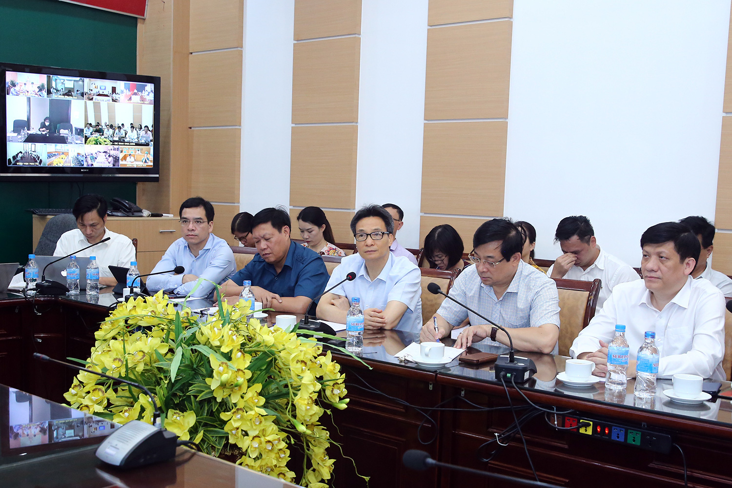 Ph&oacute; Thủ tướng Vũ Đức Đam: T&igrave;m ra nguồn bệnh Covid-19 nhanh nhất c&oacute; thể - Ảnh 1.
