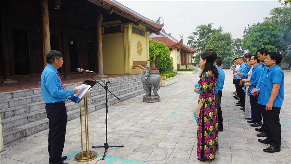 L&atilde;nh đạo Tổng LĐLĐ Việt Nam gặp mặt 10 c&aacute;n bộ C&ocirc;ng đo&agrave;n nhận Giải thưởng Nguyễn Văn Linh lần thứ II-2020 - Ảnh 6.