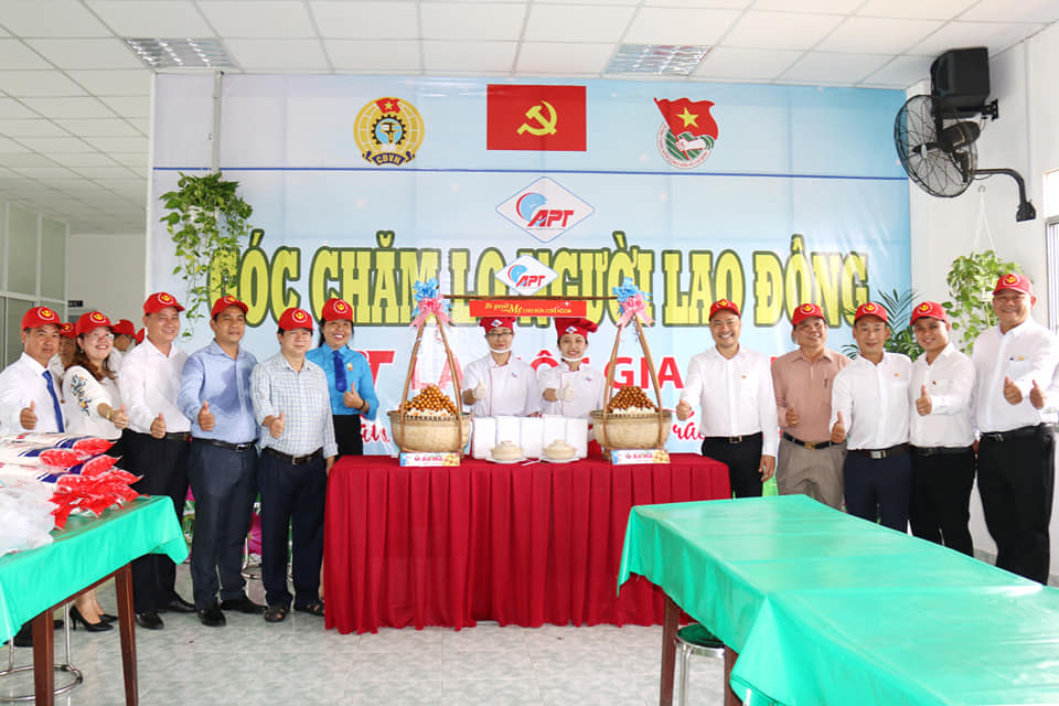 Để bữa ăn của người lao động ngon hơn, sạch hơn - Ảnh 1.