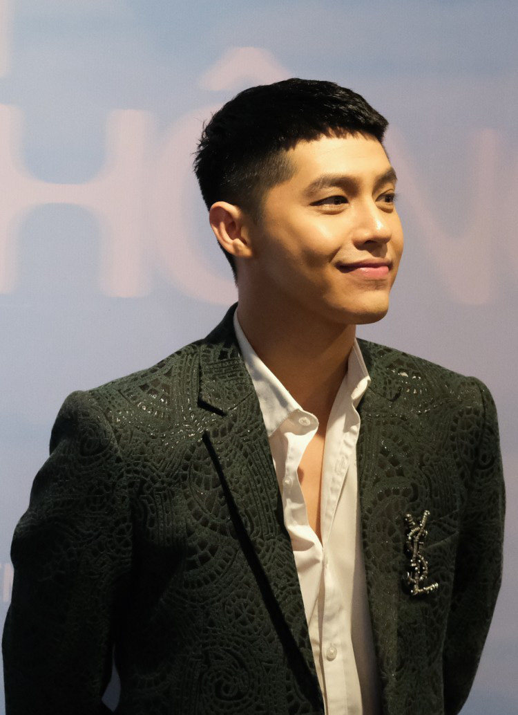 Showbiz Việt lại một tháng 8 đói meo râu - Ảnh 2.