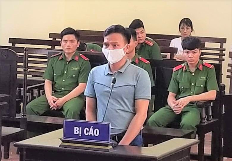 Phá hoại công trình quốc gia từ khi còn trẻ, cựu Chánh văn phòng tòa án huyện lãnh 30 tháng tù treo