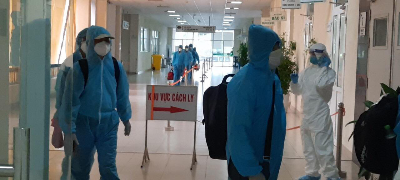 Clip: Chuyến bay đ&oacute;n 129 bệnh nh&acirc;n Covid-19 từ Guinea X&iacute;ch đạo hạ c&aacute;nh an to&agrave;n - Ảnh 13.