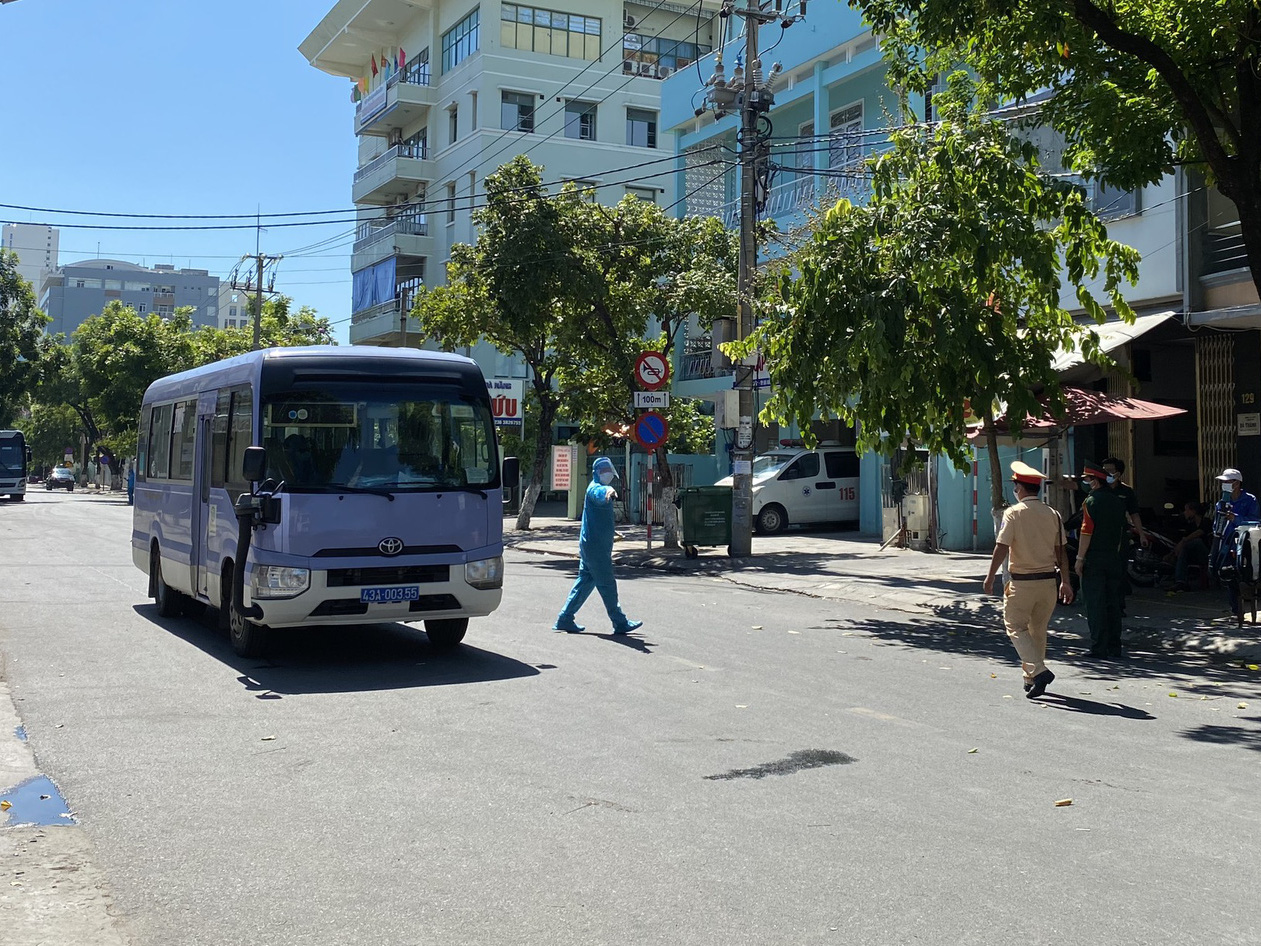 Đ&agrave; Nẵng: X&acirc;y dựng bệnh viện d&atilde; chiến điều trị Covid-19 ở Cung Thể thao Ti&ecirc;n Sơn - Ảnh 1.