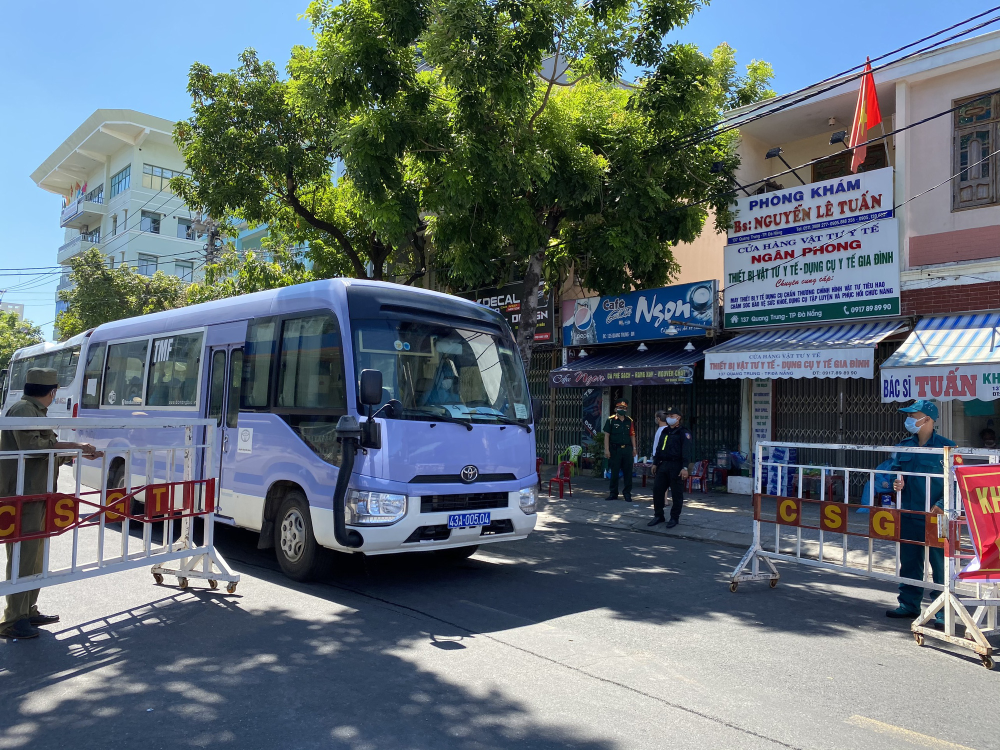 Đ&agrave; Nẵng tăng cường giải tỏa người &acirc;m t&iacute;nh b&ecirc;n trong khu c&aacute;ch ly Bệnh viện Đ&agrave; Nẵng - Ảnh 4.