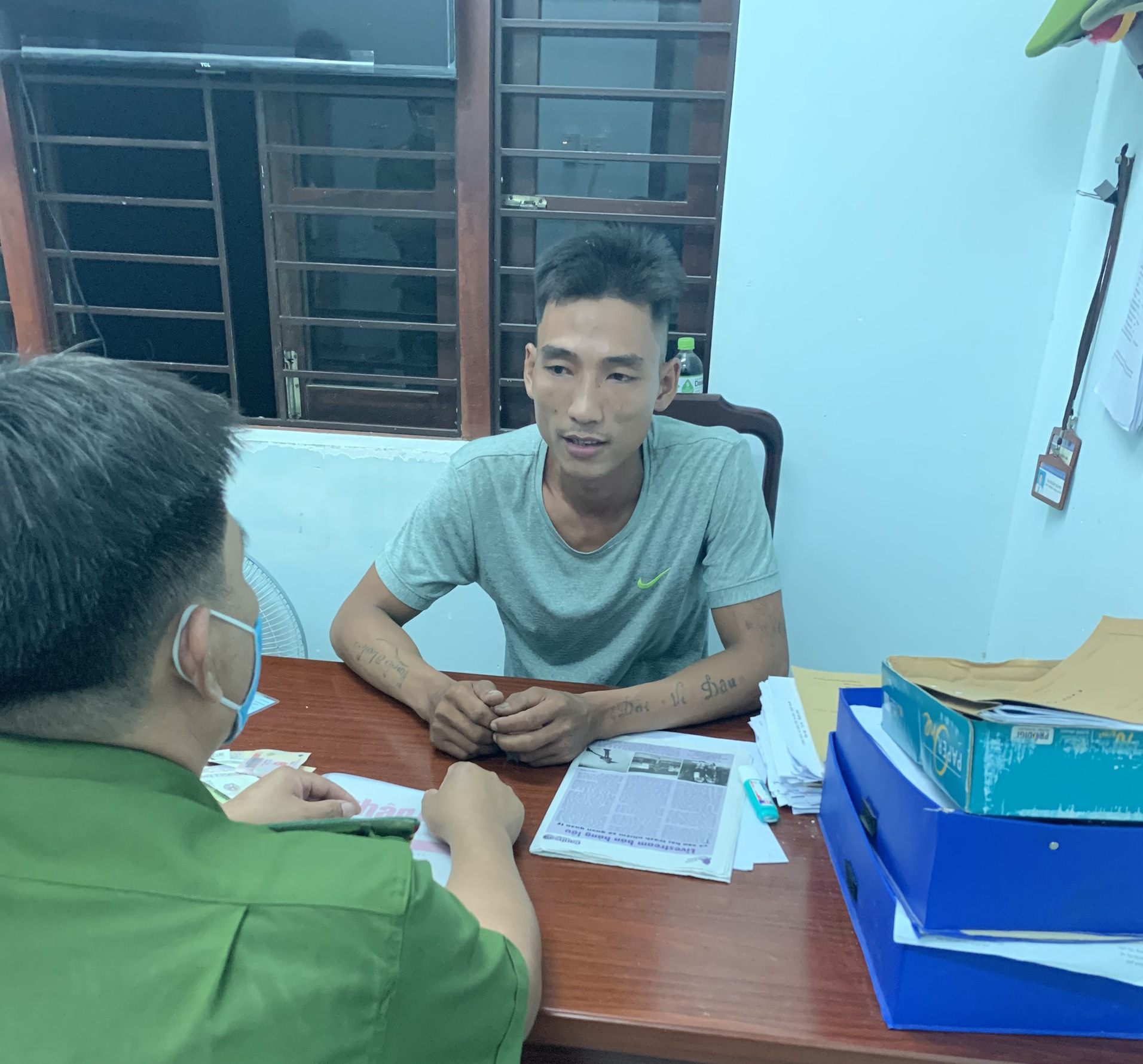 Đ&agrave; Nẵng: Cắm trại tr&ecirc;n đ&egrave;o, hai c&ocirc; g&aacute;i bị trộm đột nhập, lấy h&agrave;ng chục triệu đồng - Ảnh 1.