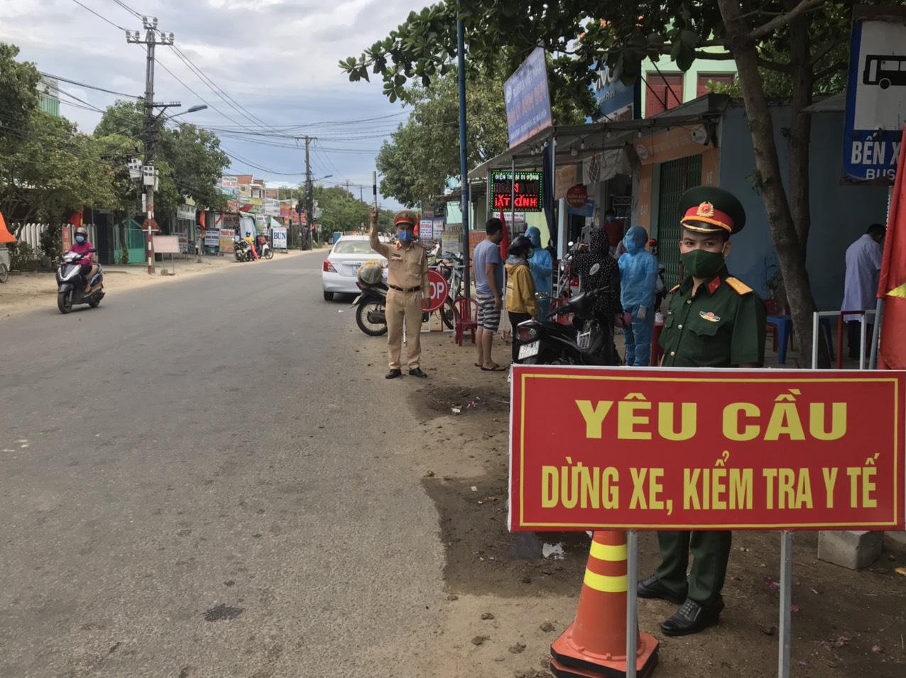 Quảng Nam đang cách ly hơn 1.900 người, chờ kết quả xét nghiệm 351 mẫu