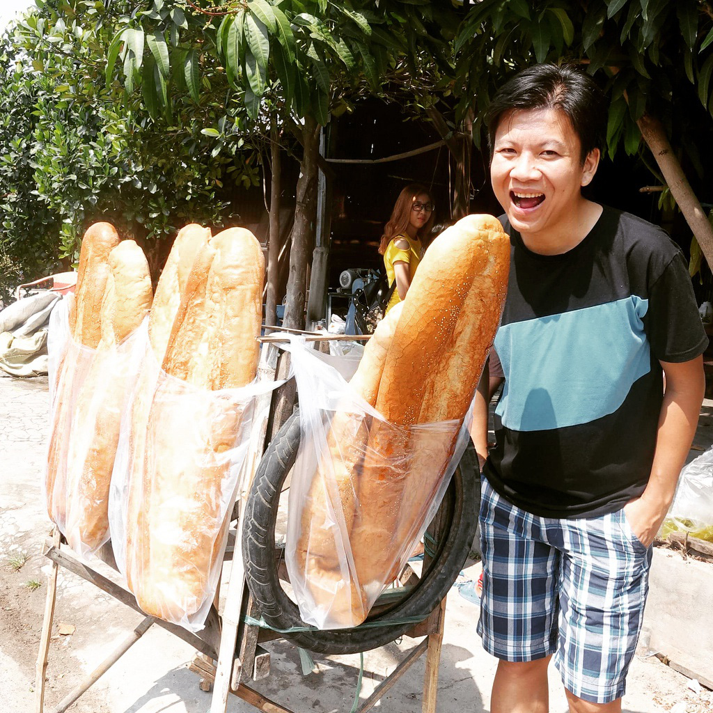 B&aacute;nh m&igrave; đen như than v&agrave; những kiểu độc lạ chỉ c&oacute; ở Việt Nam - Ảnh 11.