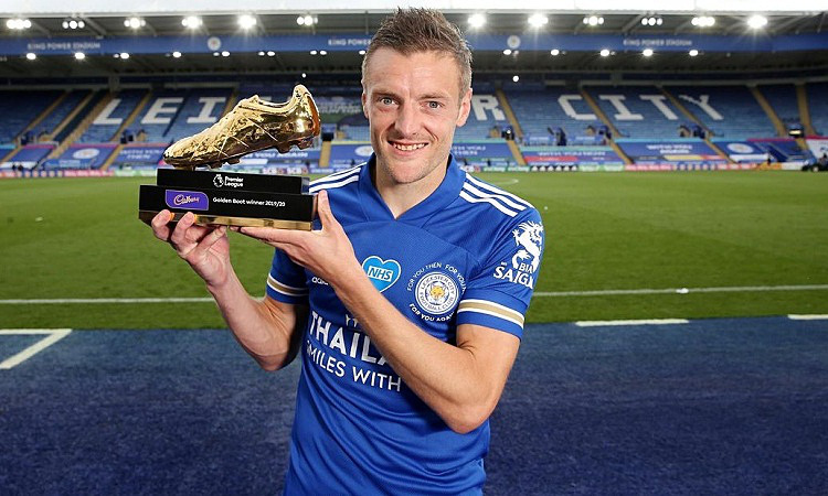 Giày vàng Vardy bị tố “qua cầu rút ván”
