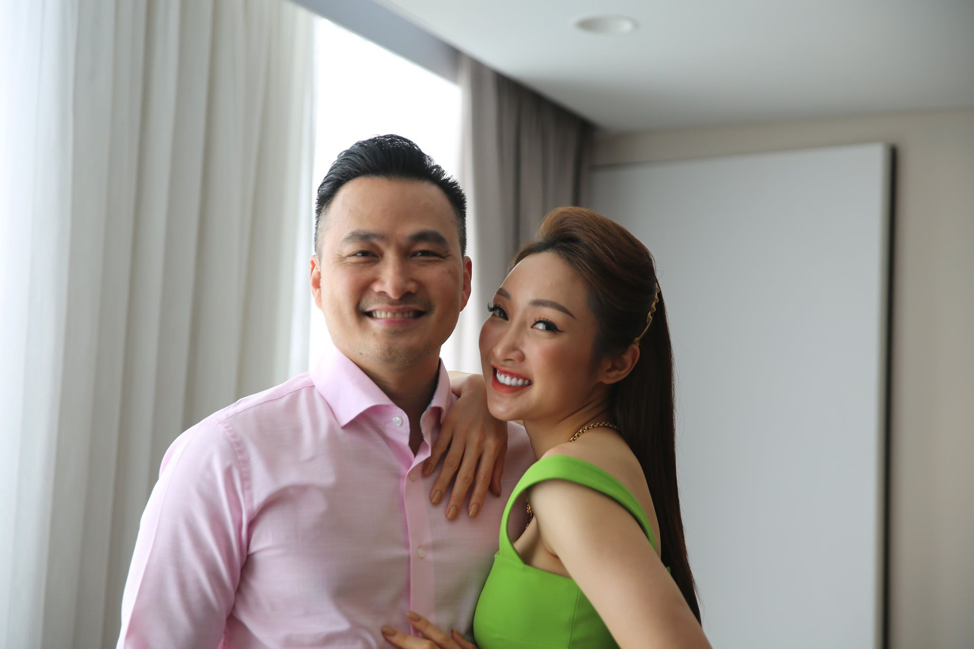Chi Bảo nói về tình trẻ Lý Thùy Chang: "Mình yêu thì cứ nói là yêu"