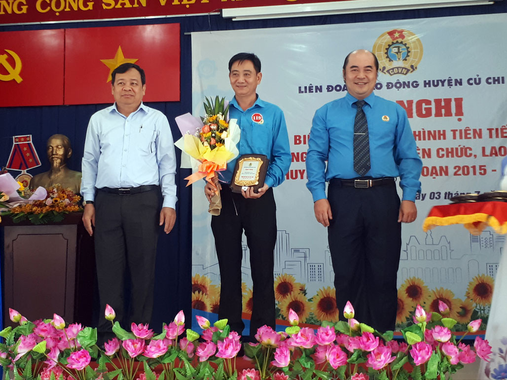 Tôn vinh 132 gương điển hình tiên tiến