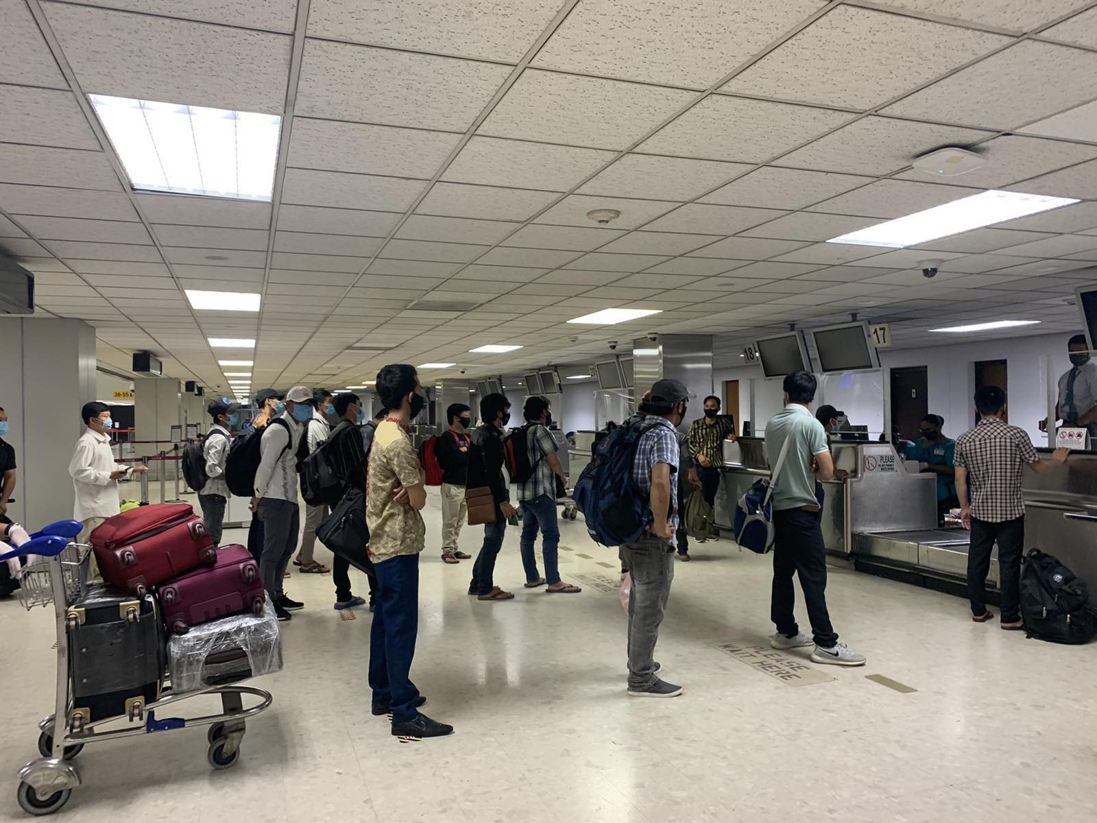 200 công dân Việt Nam từ Sri Lanka và Bangladesh về nước