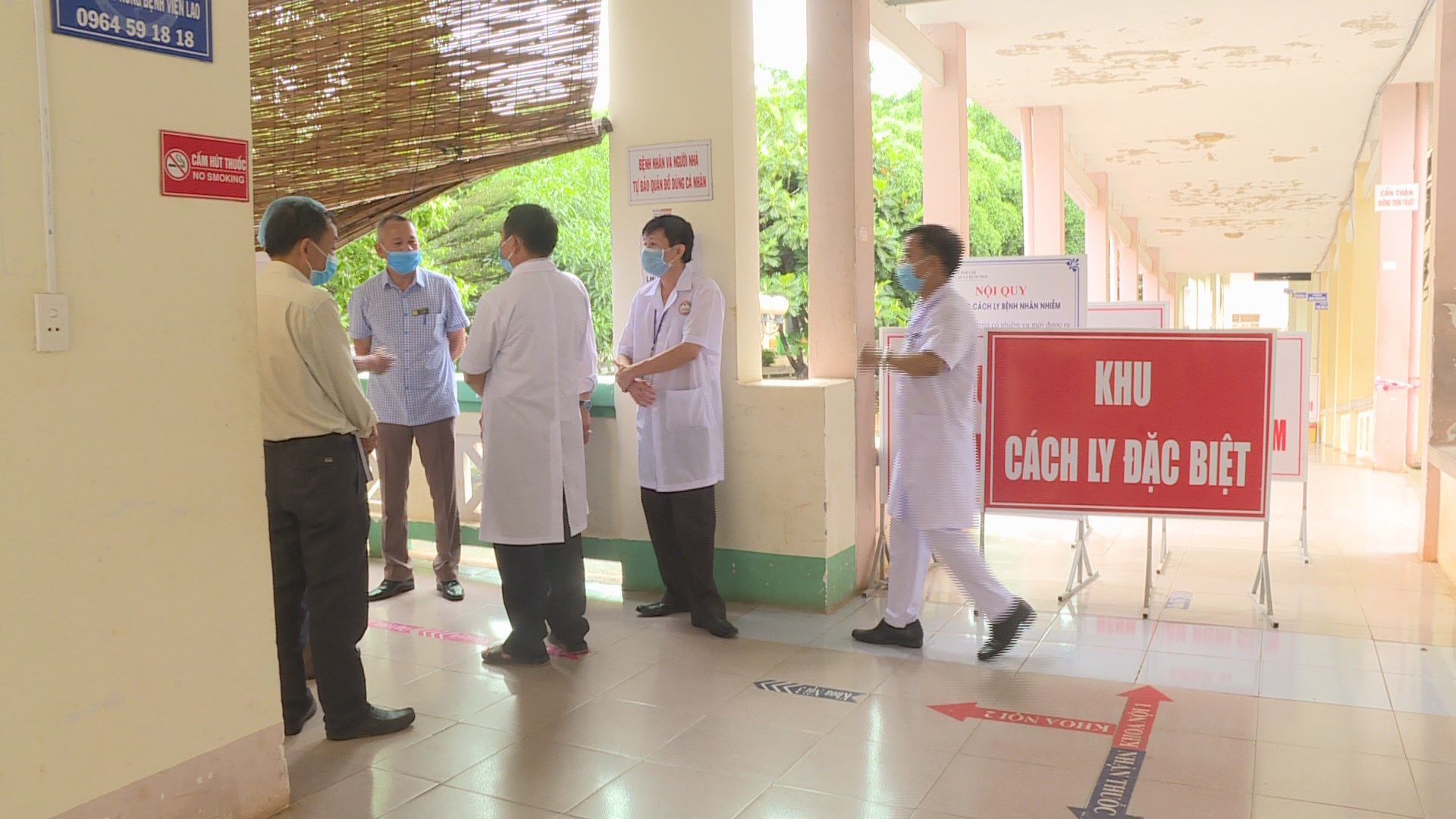 Đắk Lắk cách ly hơn 400 người, chuyển nữ sinh viên mắc Covid-19 sang bệnh viện khác