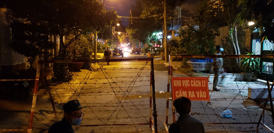 Phong toả tuyến đường ở Thủ Đức nghi c&oacute; người mắc Covid-19 - Ảnh 3.
