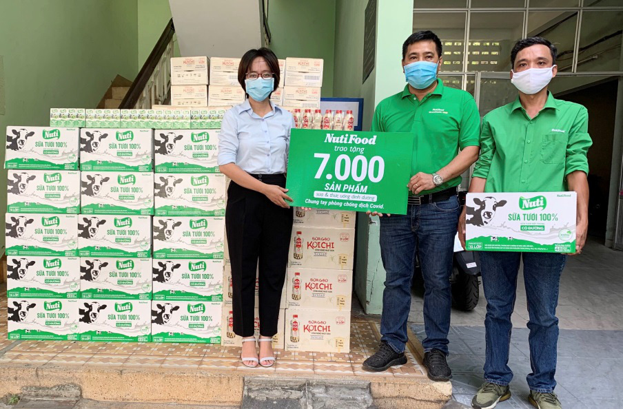 Nutifood tặng 7.000 sản phẩm sữa và thức uống dinh dưỡng cho 3 bệnh viện tại Đà Nẵng
