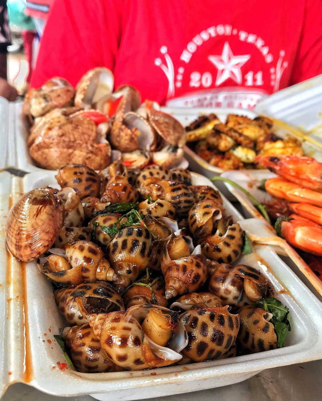 Chợ H&agrave;ng Dương v&agrave; những thi&ecirc;n đường hải sản tươi ngon ở TP HCM - Ảnh 3.