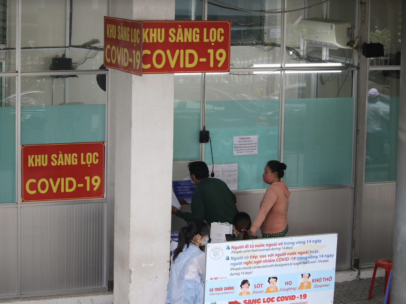 [Video]: Bệnh viện Chợ Rẫy hoạt động b&igrave;nh thường trong dịch Covid-19 - Ảnh 3.