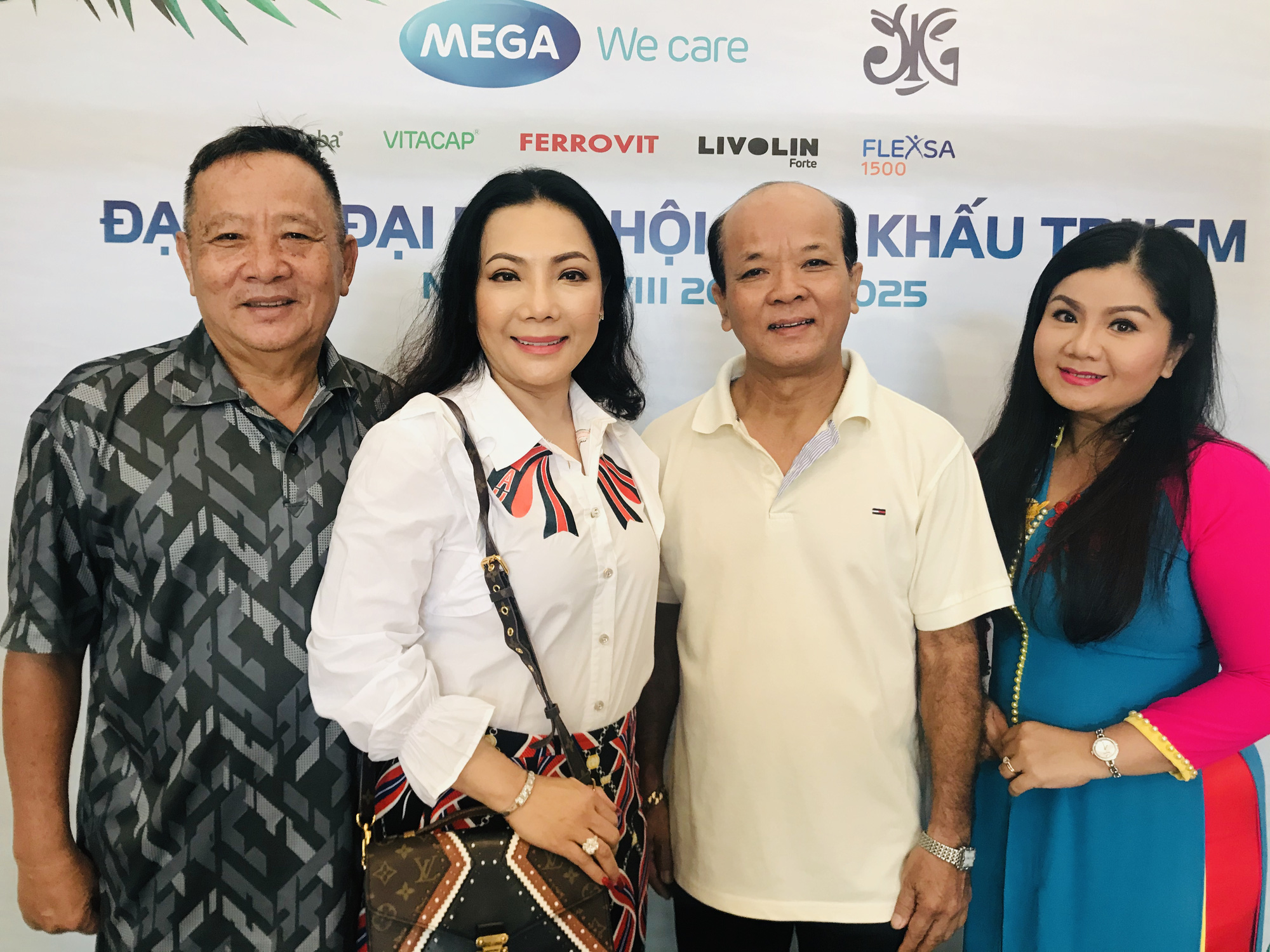 NSƯT Kim Tử Long, C&aacute;t Tường, Hạnh Th&uacute;y b&agrave;y tỏ nỗi l&ograve;ng tại Đại hội S&acirc;n khấu TP HCM - Ảnh 5.
