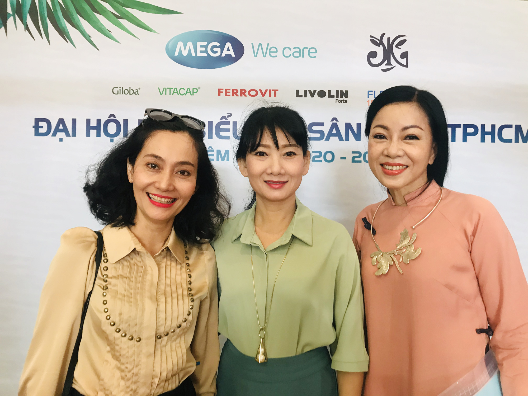 NSƯT Kim Tử Long, C&aacute;t Tường, Hạnh Th&uacute;y b&agrave;y tỏ nỗi l&ograve;ng tại Đại hội S&acirc;n khấu TP HCM - Ảnh 11.