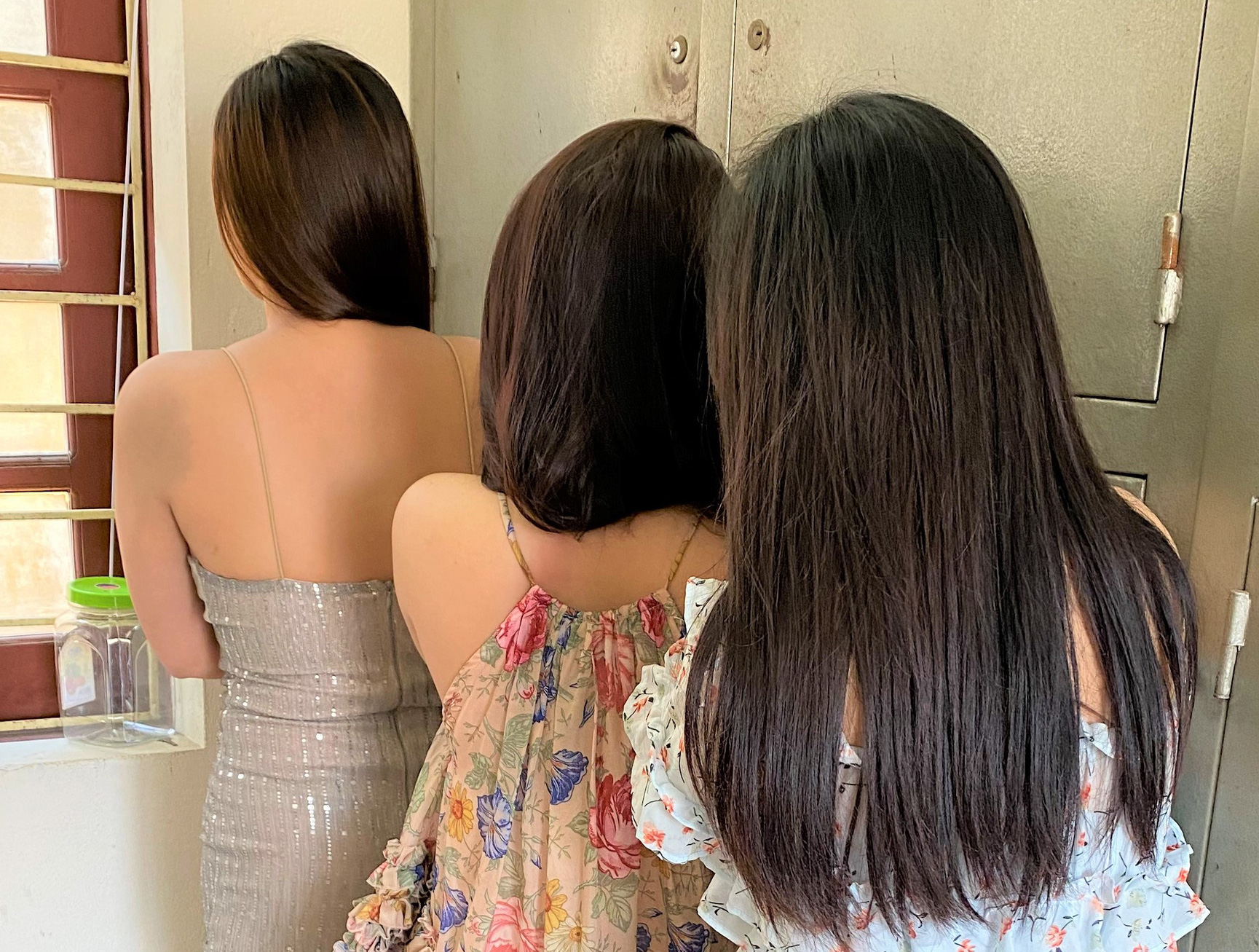 Đang bán dâm cho khách tại quán cà phê "Em và Tôi" thì bị bắt quả tang