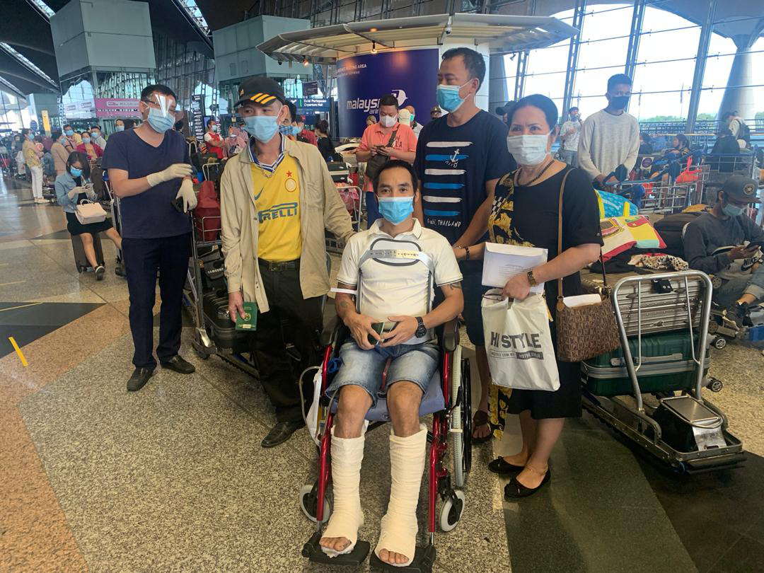 Sân bay Cần Thơ đón 310 người Việt tại Malaysia về nước