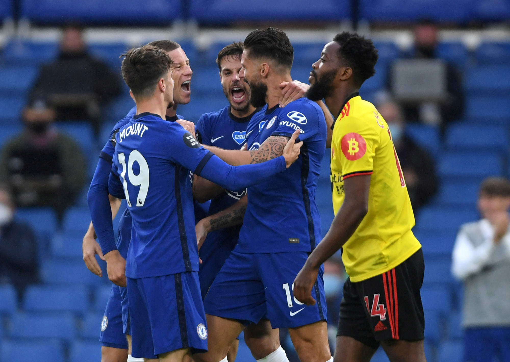 Chelsea, Leicester thắng 3 sao, sân cỏ Ngoại hạng Anh nóng rực - Ảnh 3.