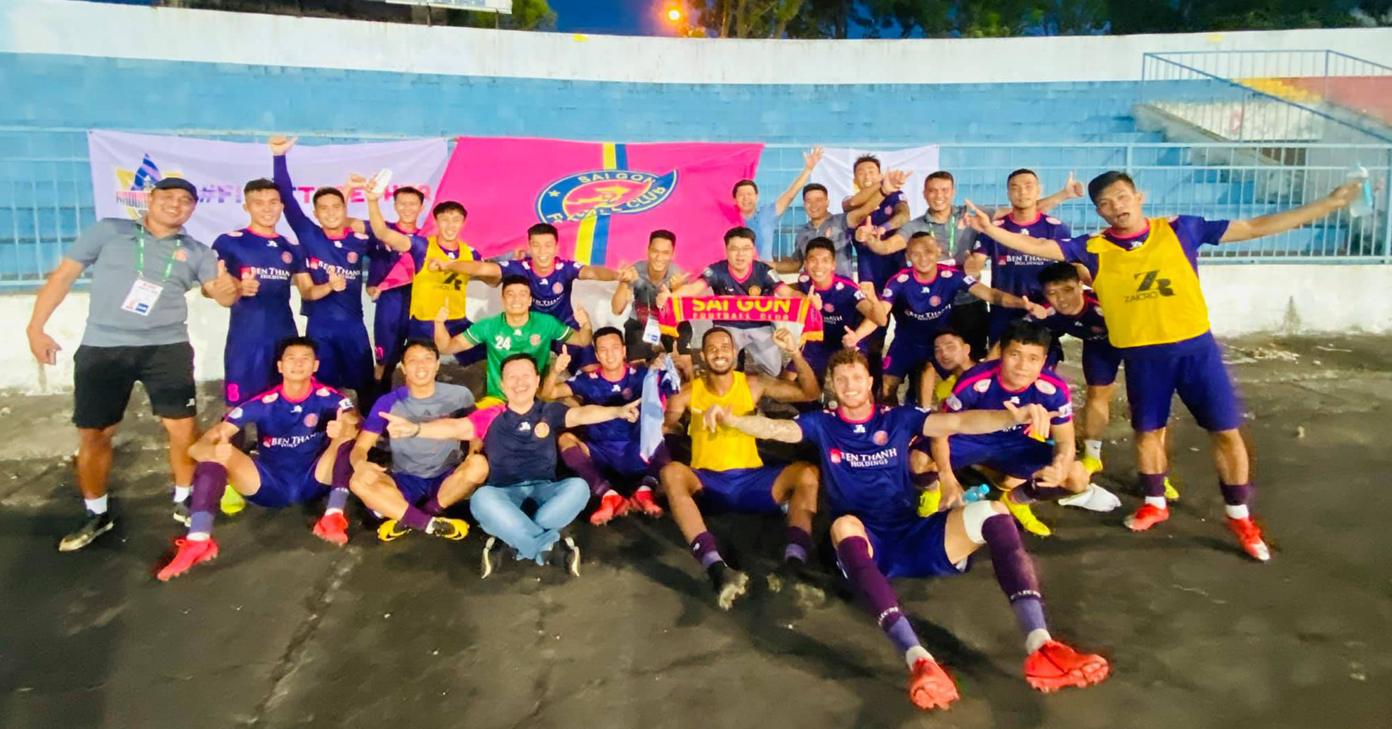 Sài Gòn FC lên đầu bảng, SLNA thua 3 trận liền