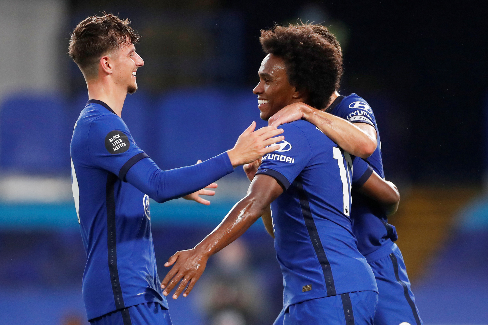 Chelsea, Leicester thắng 3 sao, sân cỏ Ngoại hạng Anh nóng rực - Ảnh 4.