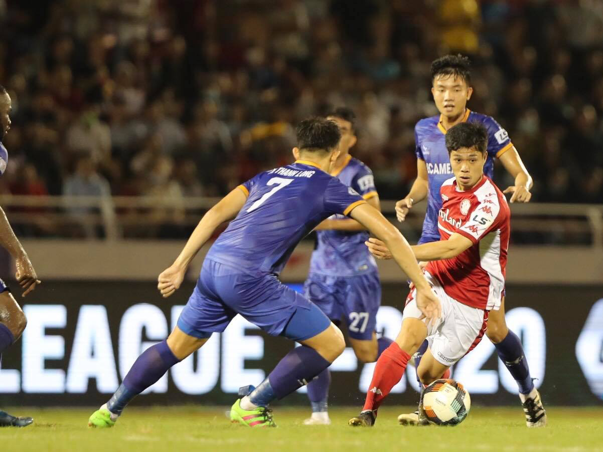 Ghi b&agrave;n nhưng đội nh&agrave; thua, C&ocirc;ng Phượng tự lẩm bẩm một m&igrave;nh ngay tr&ecirc;n s&acirc;n b&oacute;ng - Ảnh 3.