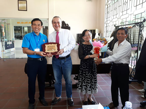 Nỗ lực giữ việc làm cho người lao động