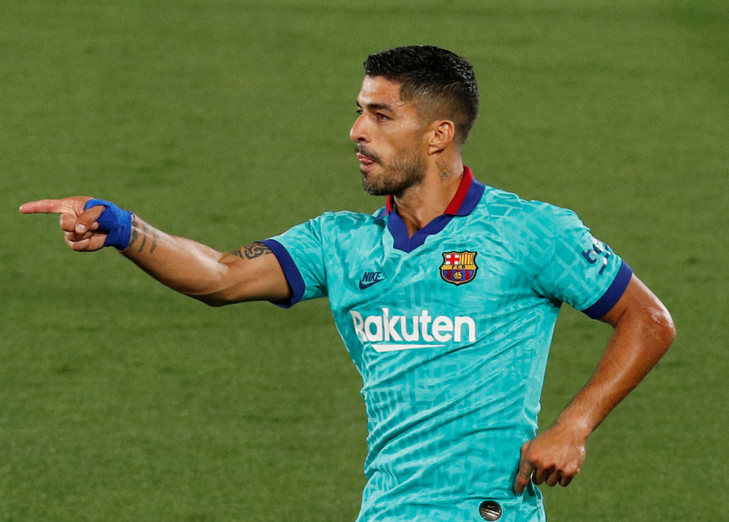 Lộ kế hoạch bẩn &eacute;p Messi, Suarez cuốn g&oacute;i khỏi Barcelona - Ảnh 6.