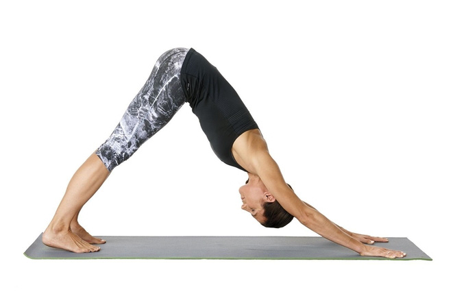 8 tư thế yoga cần thiết cho người chạy bộ - Ảnh 1.