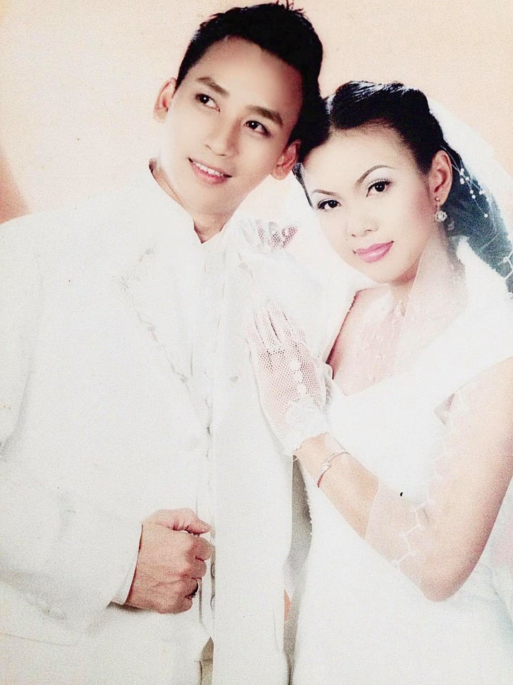Lộ h&igrave;nh ảnh kỷ niệm ng&agrave;y cưới &ldquo;Hạnh Ph&uacute;c V&agrave;ng Son&rdquo; của ca sĩ Lưu Thi&ecirc;n &Acirc;n - Ảnh 11.