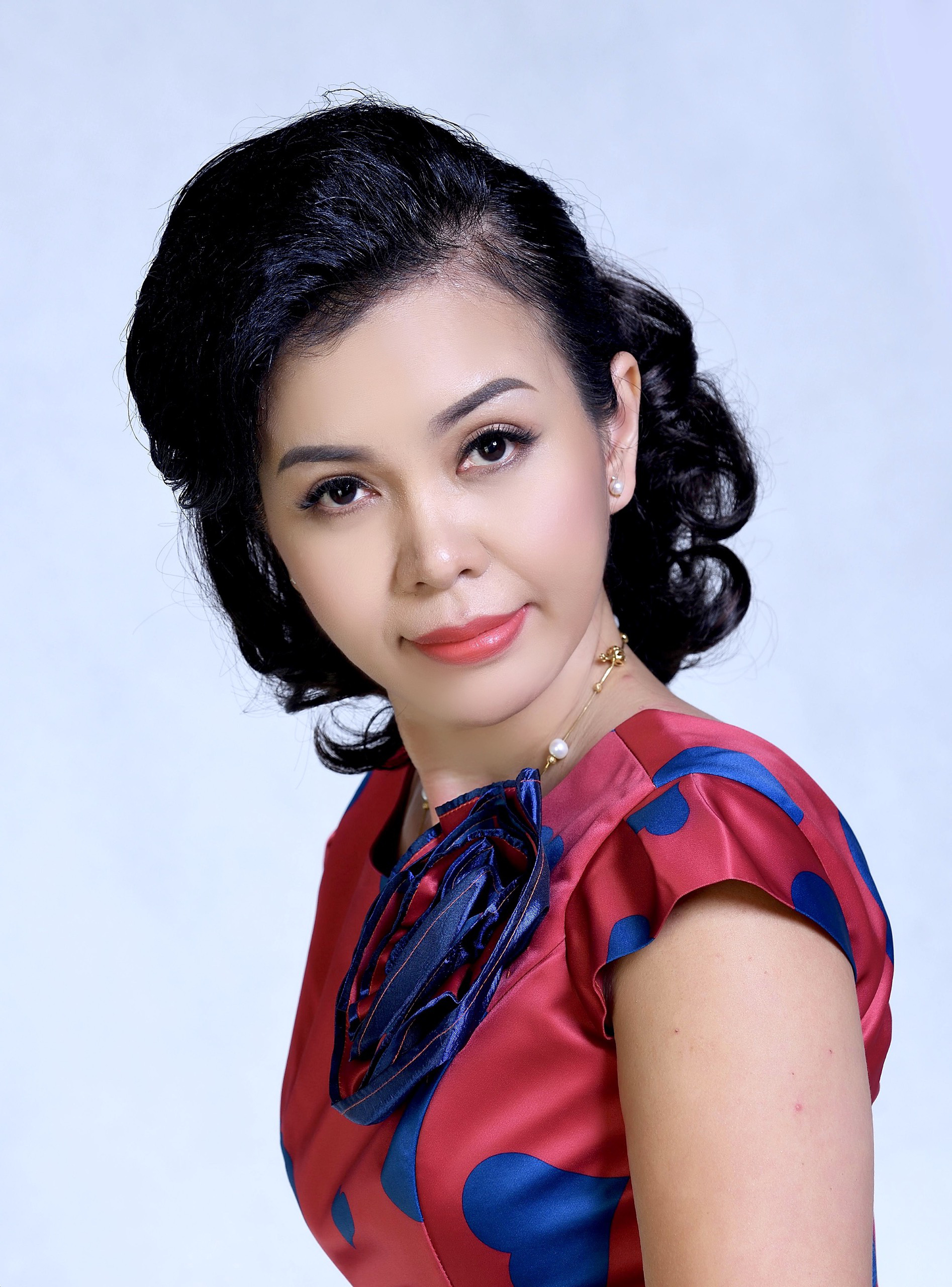 Lộ h&igrave;nh ảnh kỷ niệm ng&agrave;y cưới &ldquo;Hạnh Ph&uacute;c V&agrave;ng Son&rdquo; của ca sĩ Lưu Thi&ecirc;n &Acirc;n - Ảnh 1.