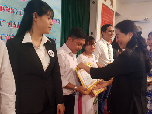 Học Bác để phục vụ tốt bệnh nhân