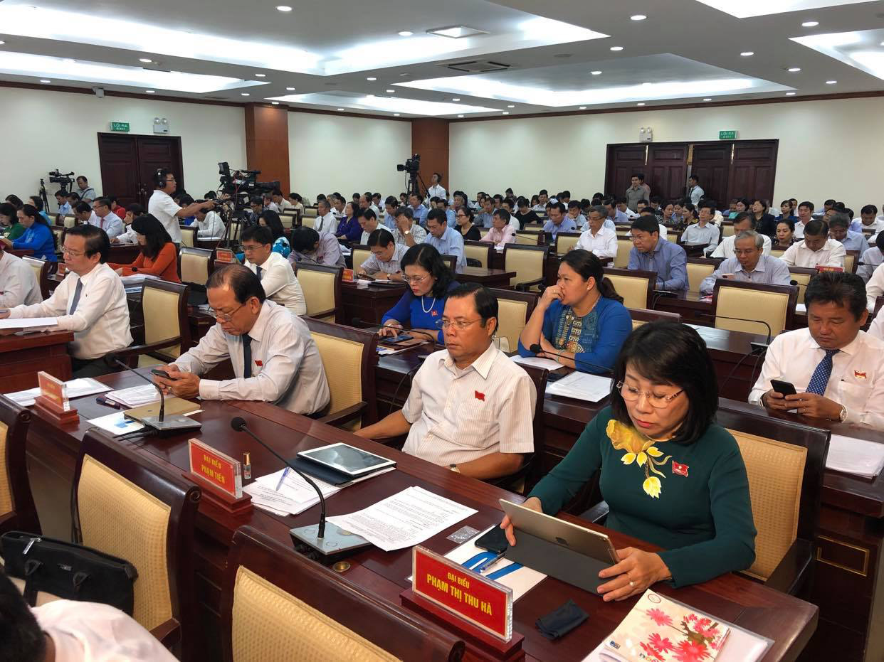 Kỳ họp thứ 20 HĐND TP HCM khóa IX: Thảo luận nhiều vấn đề quan trọng - Ảnh 2.