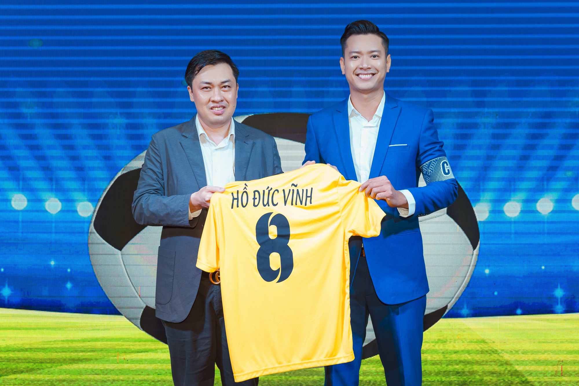 Đội bóng Nghệ sỹ được HLV Hữu Thắng, thủ môn Bùi Tấn Trường ủng hộ - Ảnh 3.