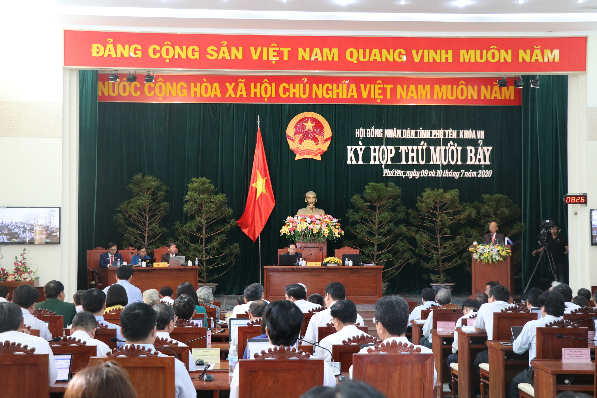 Chủ tịch HĐND tỉnh Phú Yên Huỳnh Tấn Việt xin thôi chức, vắng mặt kỳ họp HĐND