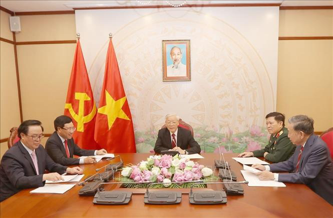 Tổng Bí thư, Chủ tịch nước điện đàm với Chủ tịch Đảng, Thủ tướng Campuchia Hun Sen