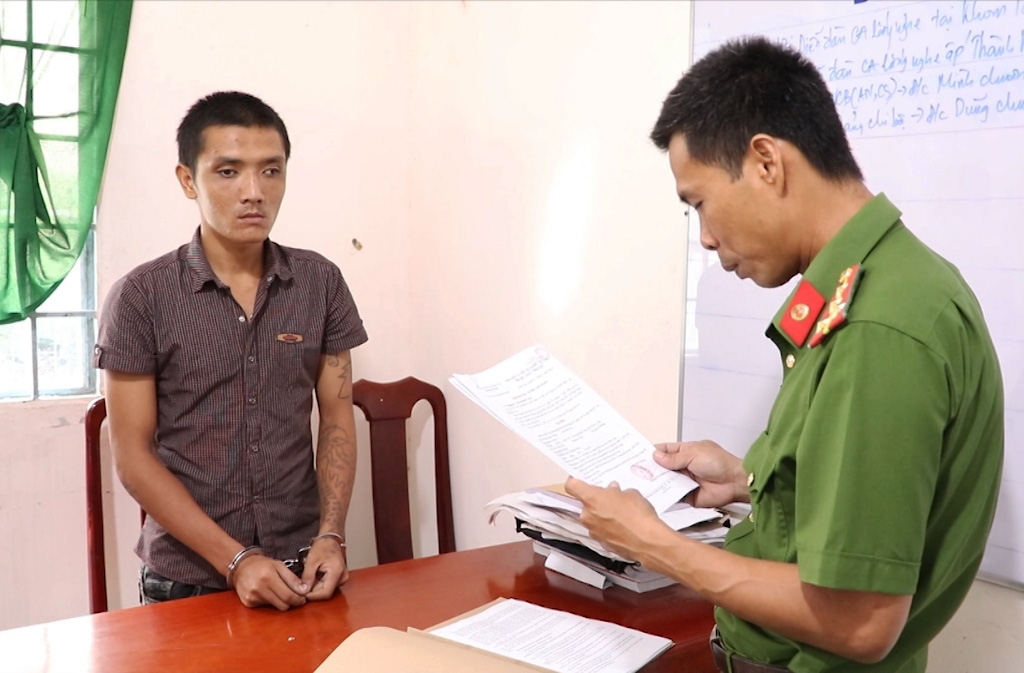 Bị khởi tố vì trộm... 5 trái bưởi