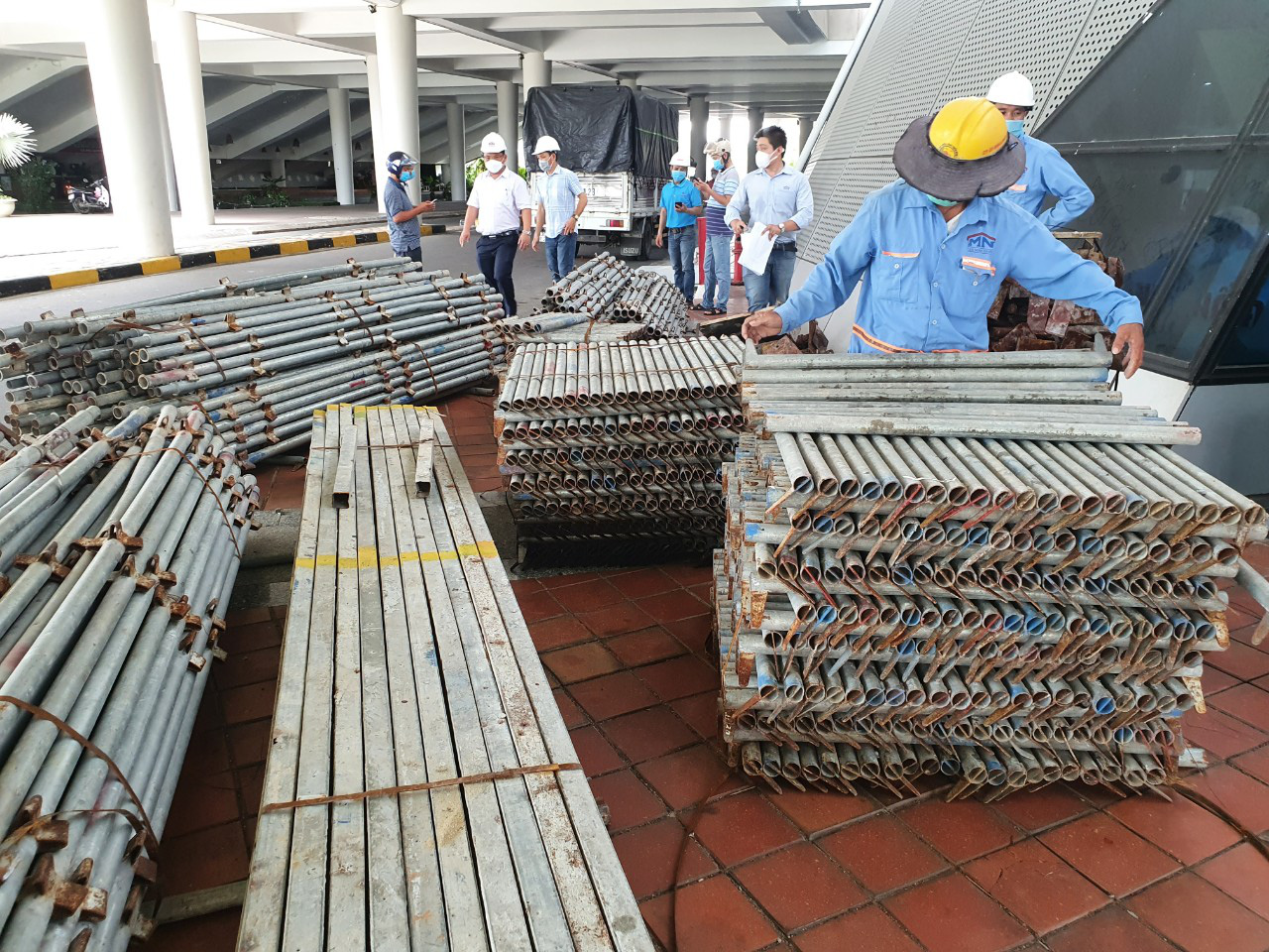 Tiến hành lắp đặt bệnh viện dã chiến Covid-19 hơn 94.000m2 ở Đà Nẵng