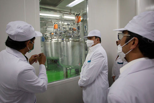 Đua phát triển vắc-xin Covid-19: Những câu hỏi hóc búa
