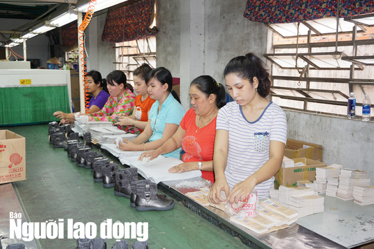 5 khoản tiền NLĐ c&oacute; thể nhận được nếu mất việc trong m&ugrave;a Covid-19 - Ảnh 1.