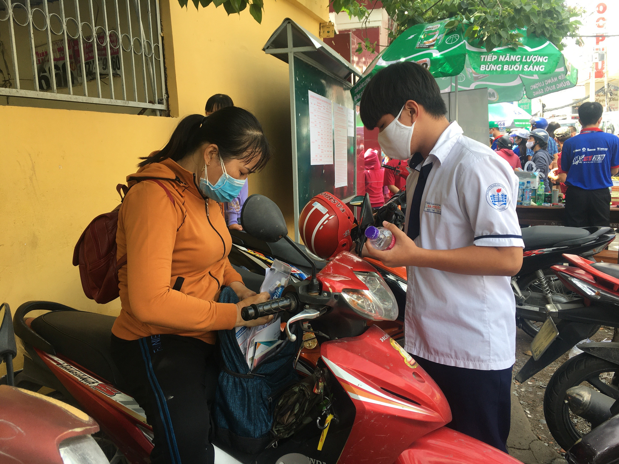 Công nhân và  nỗi lo con đậu đại học