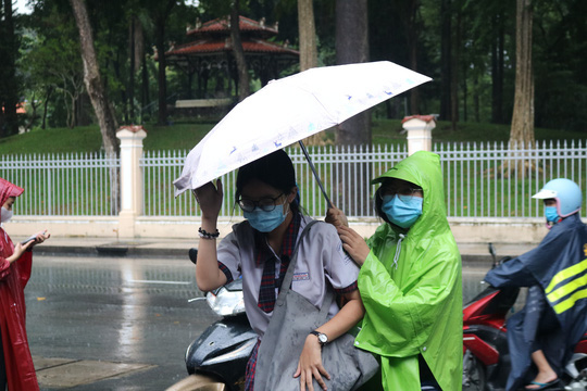 Th&iacute; sinh cả nước lạc quan bước v&agrave;o ng&agrave;y thi cuối c&ugrave;ng - Ảnh 7.