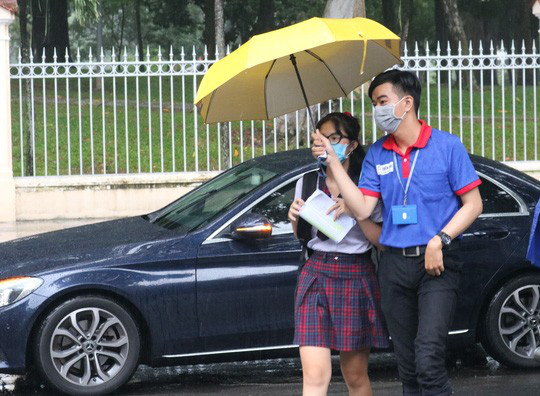 Th&iacute; sinh cả nước lạc quan bước v&agrave;o ng&agrave;y thi cuối c&ugrave;ng - Ảnh 8.