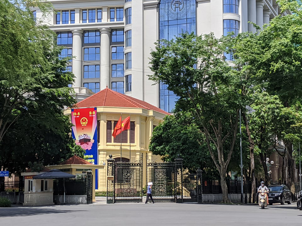 H&agrave; Nội họp gấp, c&ocirc;ng bố quyết định tạm đ&igrave;nh chỉ c&ocirc;ng t&aacute;c Chủ tịch UBND TP Nguyễn Đức Chung - Ảnh 1.