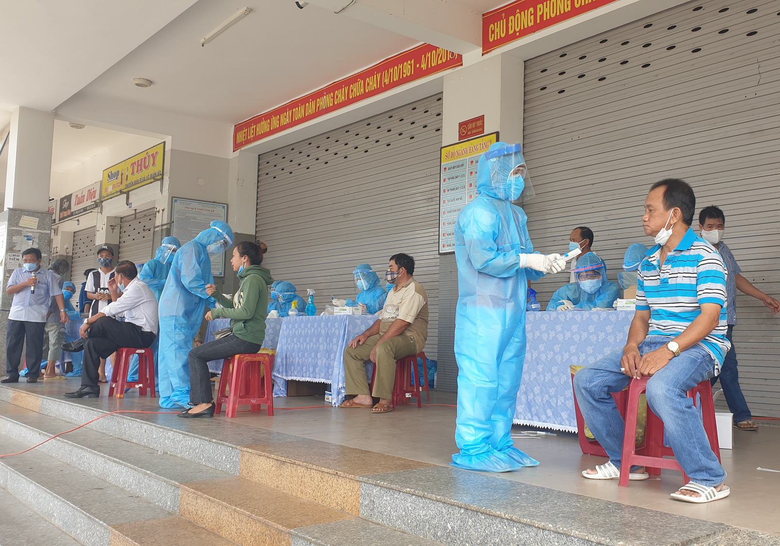 Quảng Nam yêu cầu sớm xử lý tình hình dịch tại Công ty Giày Rieker Việt Nam - Ảnh 1.