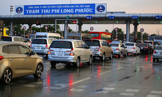 Ôtô được giảm 30% phí đường bộ do dịch Covid-19