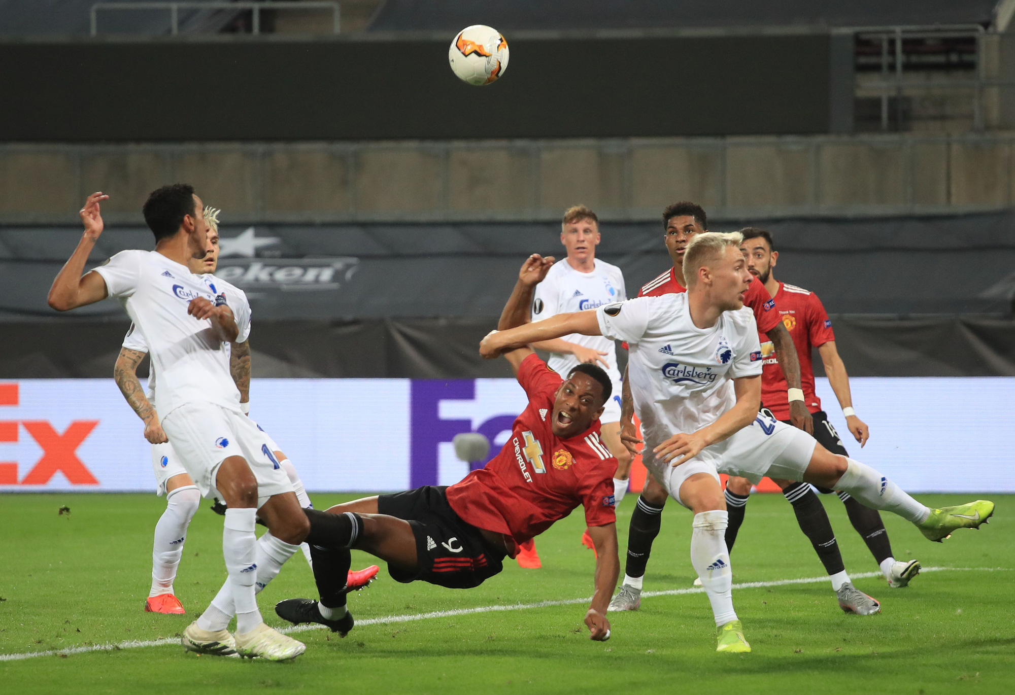 Phạt đền nghiệt ngã, Man United hạ Copenhagen vào bán kết - Ảnh 5.