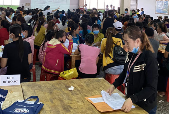 CÔNG TY TNHH POU YUEN VIỆT NAM: Hoàn tất chi trả chế độ cho công nhân mất việc
